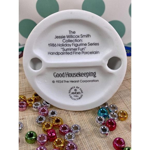 Avon "Summer Fun" figurine, Jessie Wilcox Smith Collection, handpainted, mint - Picture 6 of 13